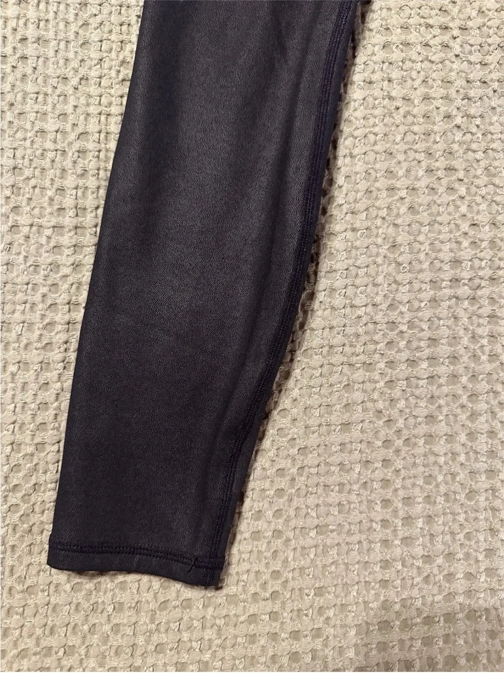 Women’s Fabletics Ankle Leggings Stretch Solid Black with sheen XS 24” length